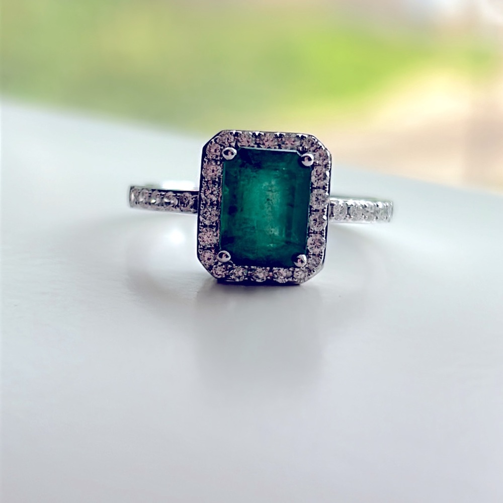 EFFY EMERALD DIAMOND RING - Picture 6 of 8